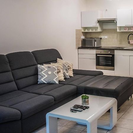 Apartman Garden Leilighet Cserkeszőlő Eksteriør bilde