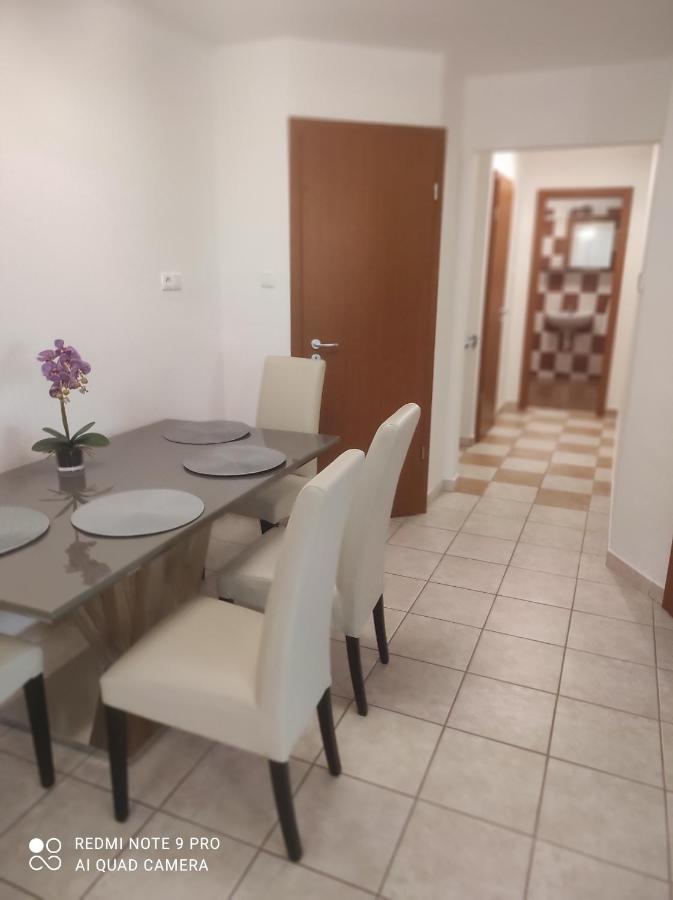 Apartman Garden Leilighet Cserkeszőlő Eksteriør bilde